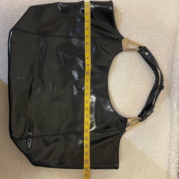 DKNY patent leather large hobo tote bag in black and silver hardware - Picture 11 of 16